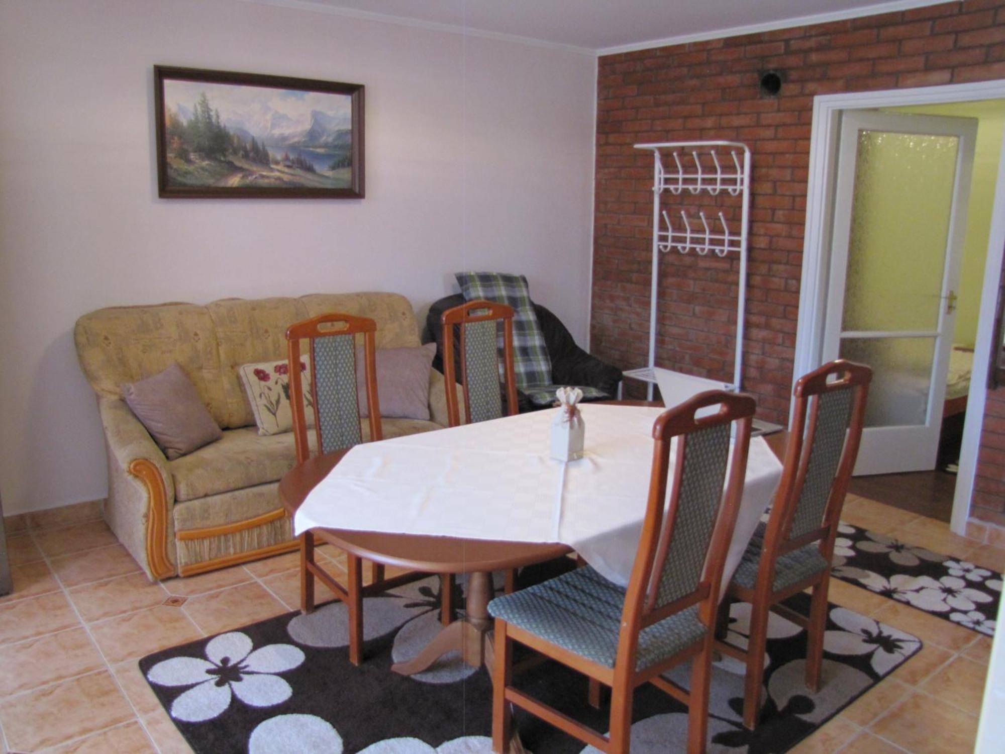Gyoengyhaz Nyaralo Villa Gyomaendrőd Exteriör bild
