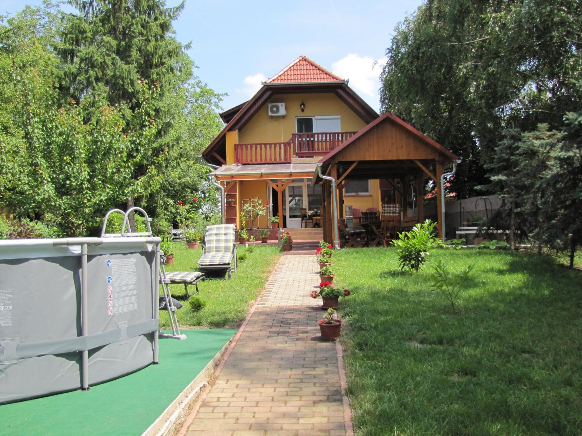 Gyoengyhaz Nyaralo Villa Gyomaendrőd Exteriör bild